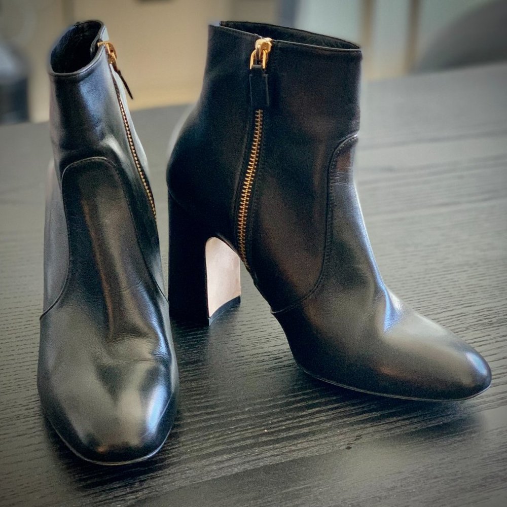 Blank Leather Stuart Weitzman Ankle Boots